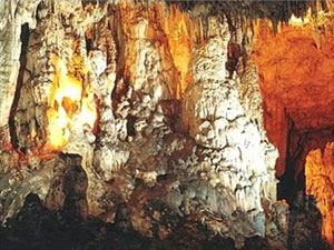 grotta del lauro